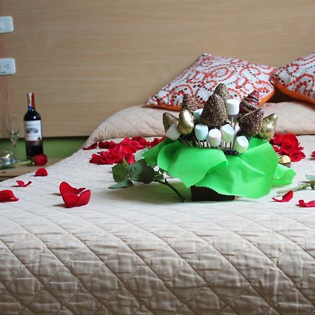 Hostal Terra 3 - Base Aerea Quito Eksteriør billede