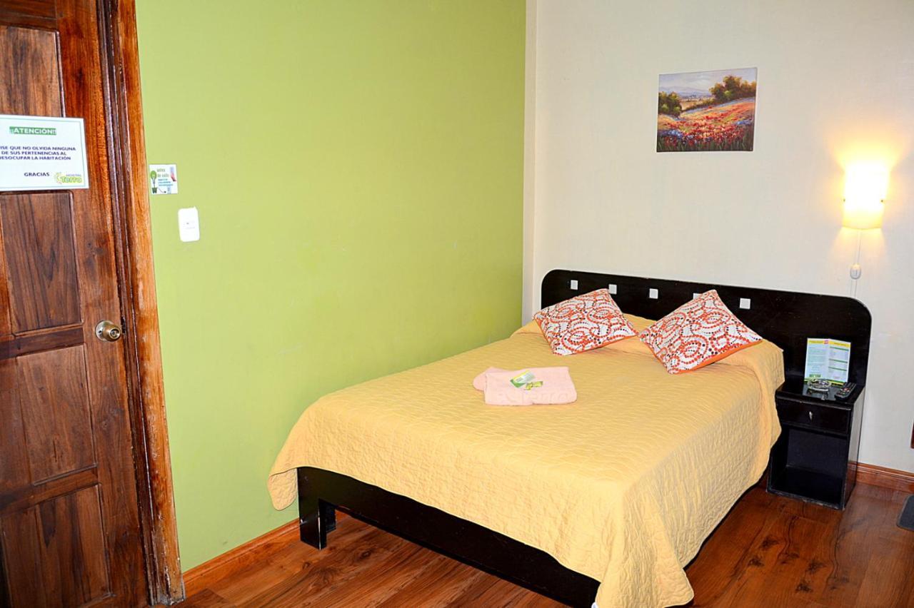 Hostal Terra 3 - Base Aerea Quito Eksteriør billede