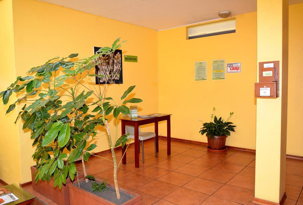 Hostal Terra 3 - Base Aerea Quito Eksteriør billede