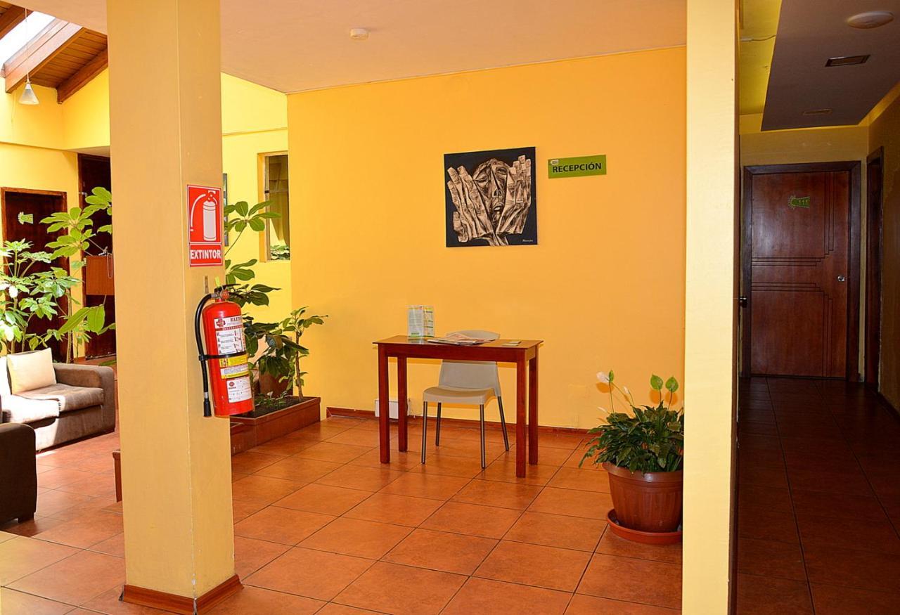 Hostal Terra 3 - Base Aerea Quito Eksteriør billede